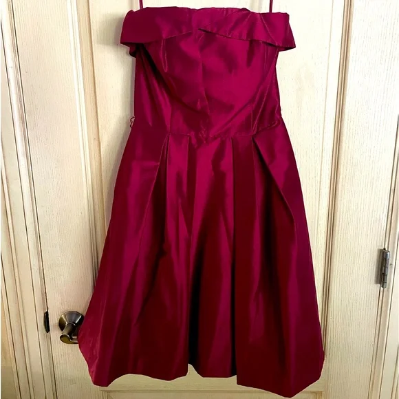 white house black market burgundy dress White House Black Market NWT Snap Neck Rib Midi Dress Cabernet XSP